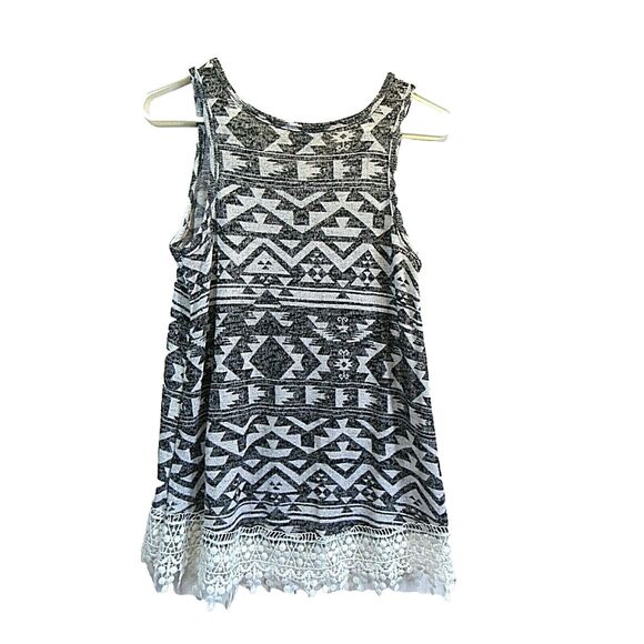 Womens Dressy Tank Top Small Lightweight Wester Print Lace Trim Hem Grey - Picture 2 of 5